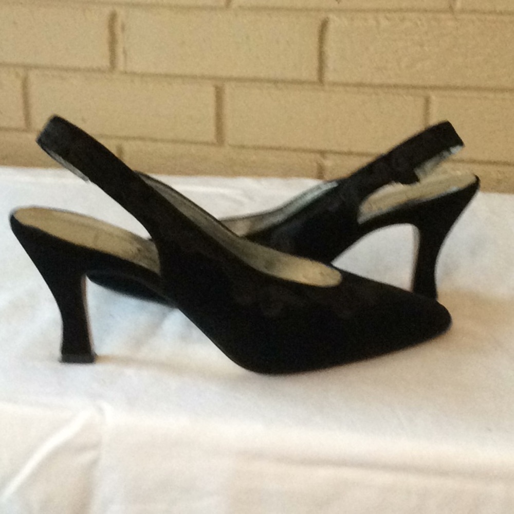 Shoes - Picture 4 of 4